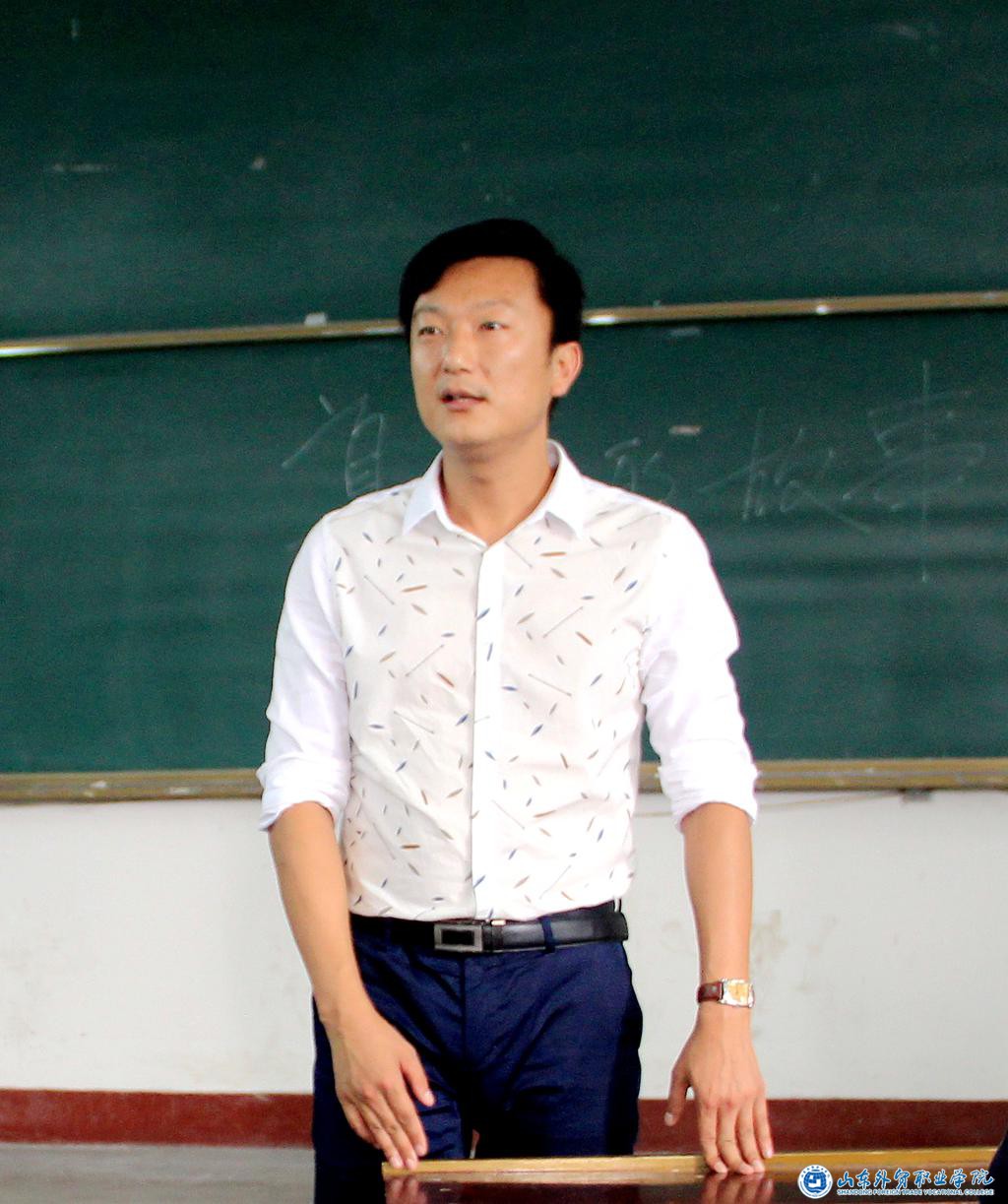 最美導游進(jìn)校園[1]_副本.jpg