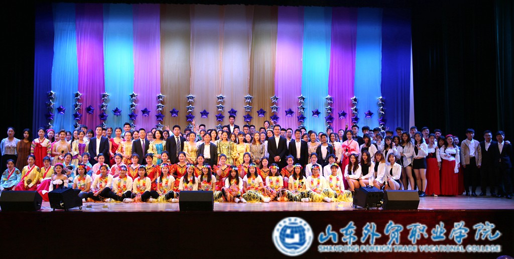 舞會(huì )合照.jpg